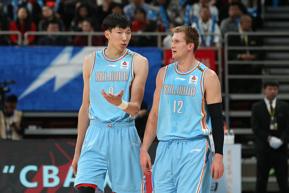 皇家社会关键时刻更衣室发声，志在CBA常规赛名次提升，质疑声仍在，团队化学反应显著(CBA继承者VS街头考核官)